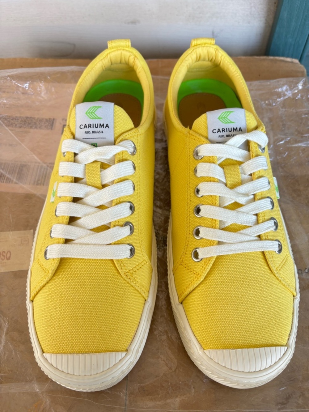 Cariuma Bright Yellow Low-Top Canvas Sneakers